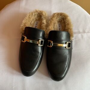 Steve Madden KLOE leather Black Mules with Gold Accents 5M